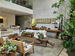 A home of foliage and glass in San Pablo